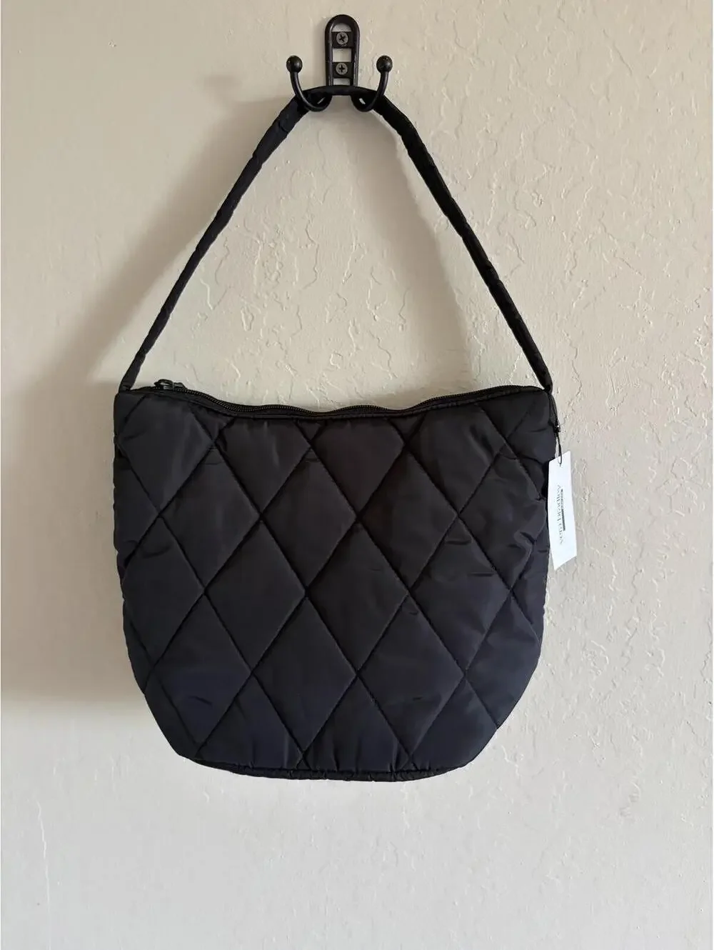 New Vera Bradley slouchy bucket shoulder bag